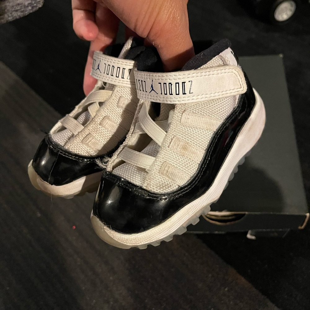 used toddler 6C jordan 11 concord